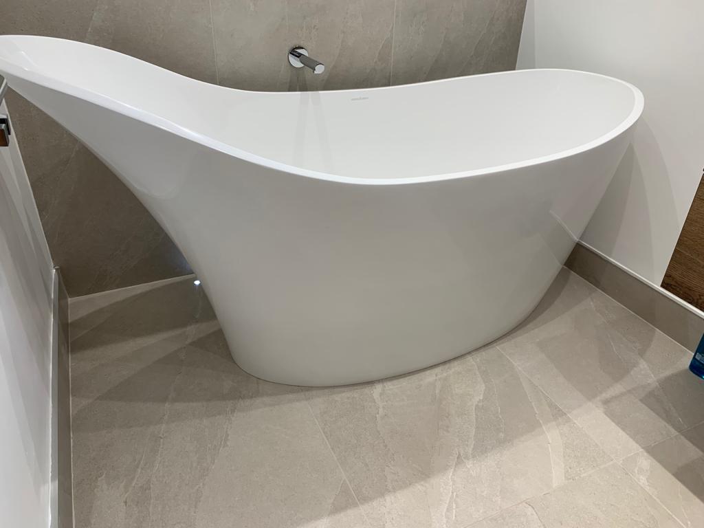 fb6103_bathroom-fitter-nottingham-bathroom-installation-nottingham-bathroom-fitters-nea What a Full Nottingham Bathroom Installation Includes